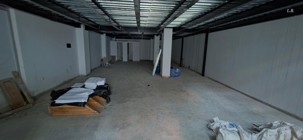 Ambient per zyra tek Kompleksi Usluga