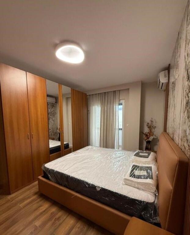 Apartament 2+1+2 jepet me qira – Rruga “Mina Peza”, Tiranë!