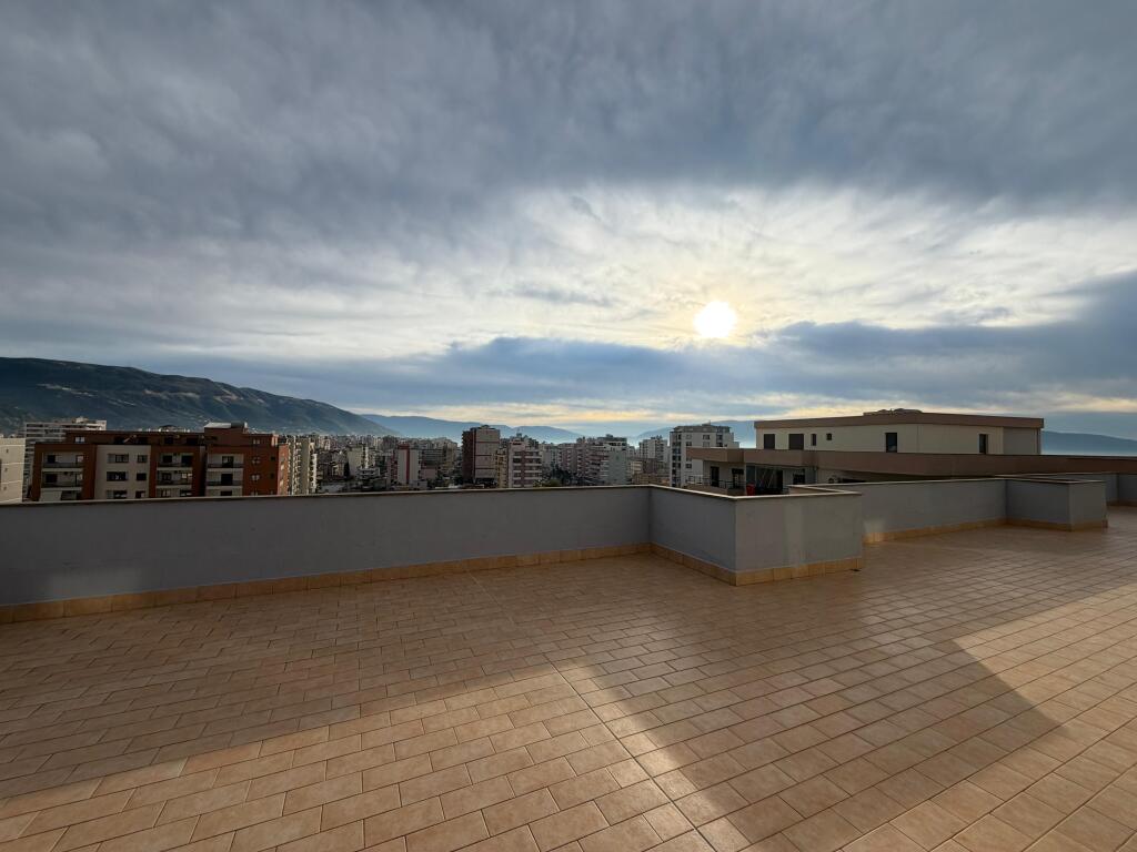 Papafingo ekskluzive Ne Shitje