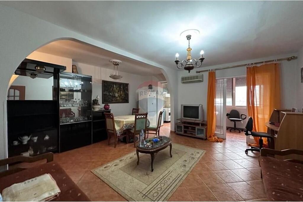 Apartment - For Rent - Pazari i Ri, Tirana