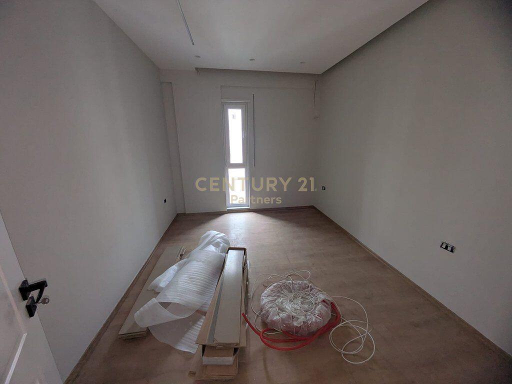 APPARTAMENTO 2+1+2 IN VENDITA IN VIA 5 MAGGIO VICINO A CONCORD CENTER