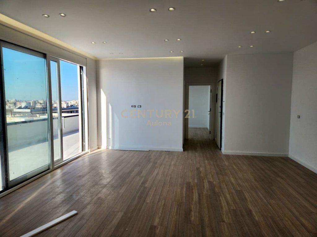 Luxurious penthouse for sale near “Lungomare 1” – with parking space