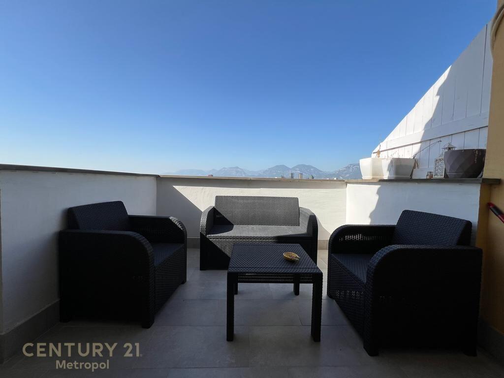 AFFITTO APPARTAMENTO DUPLEX 2+1, CON VERANDA IN VIA BILL CLINTON!