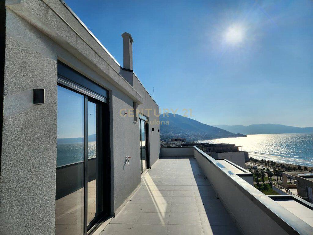 Luxurious penthouse for sale near “Lungomare 1” – with parking space