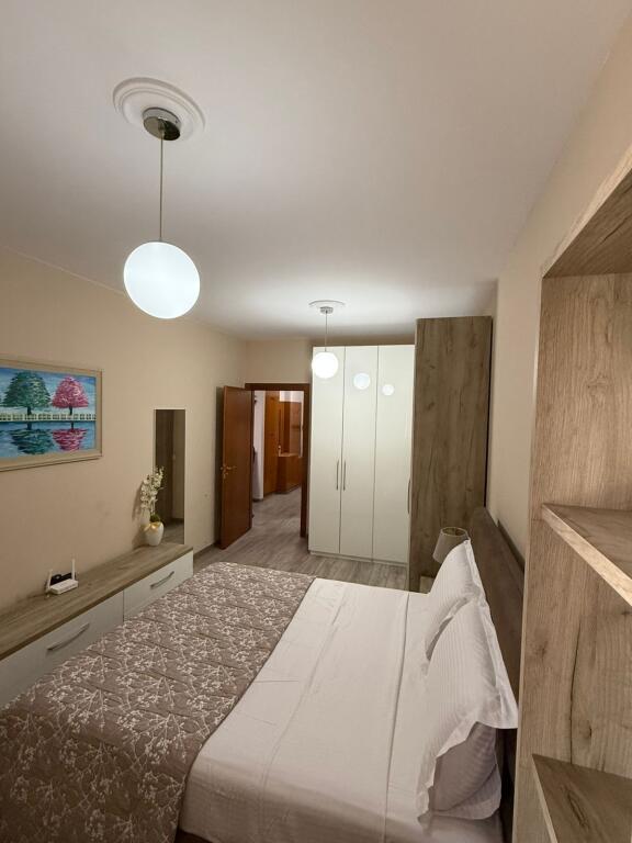 Apartament 1+1, Don Bosko!