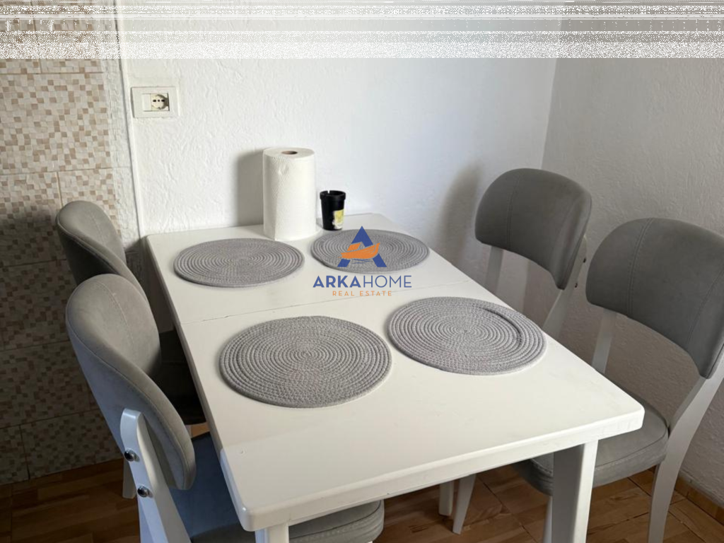 JEPET VILË ME QIRA 2 KATE "5 MAJI – RRUGA ZIJA KAMBO" 90.000 LEKE