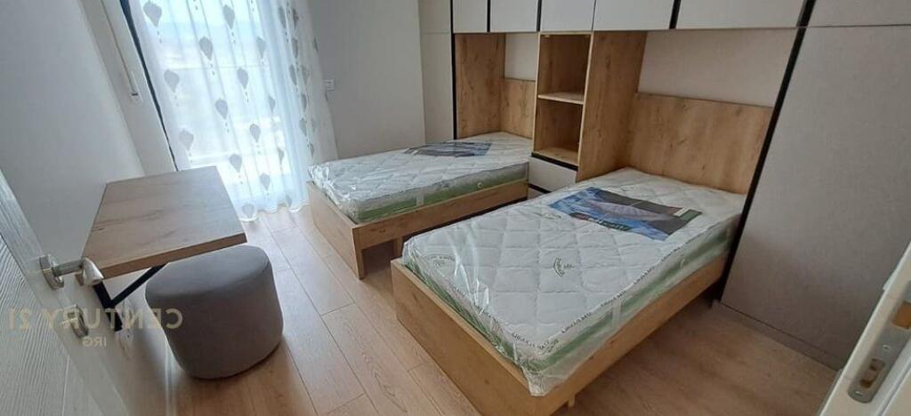 In vendita super appartamento 2+1+2 con 2 balconi ad Asl 2.