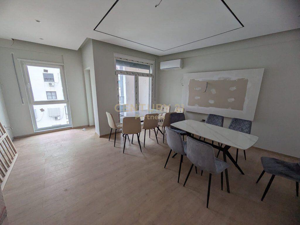 APPARTAMENTO 2+1+2 IN VENDITA IN VIA 5 MAGGIO VICINO A CONCORD CENTER