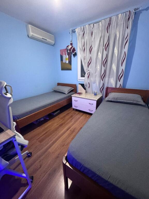 🏡 Apartament 2+1 me qira – Blloku, pranë Sheshit Wilson