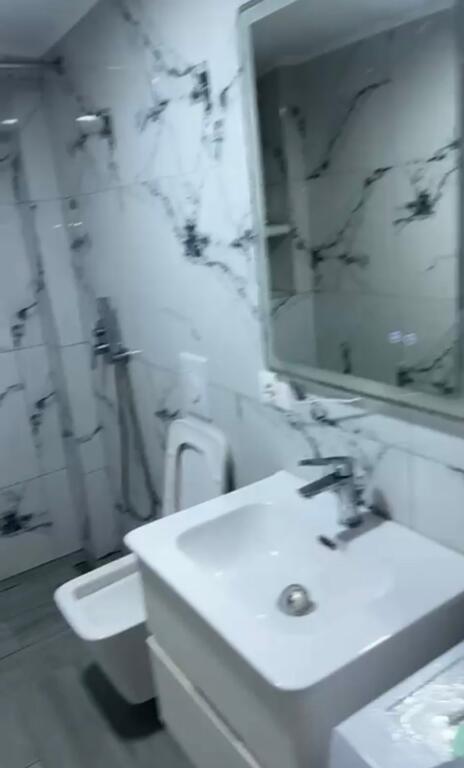 Jepet me qira 2+1 perballe Hurry Fultz Rr.Asim Vokshi 600 mije leke