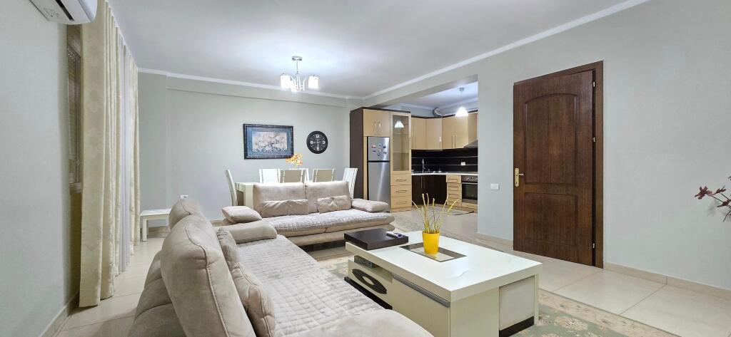 Fantastica Opportunità di Affitto Vicino alla Direzione Scolastica ❗️❗️A Korçë  PER LA PRIMA VOLTA SUL MERCATO! Diventa il Primo Inquilino!