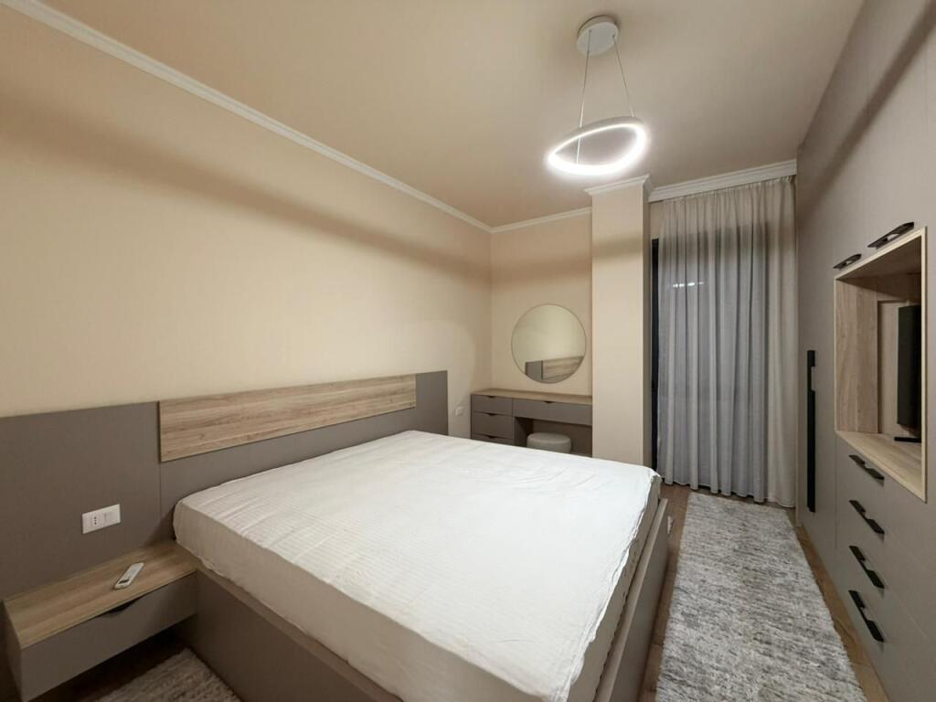 Appartamento 1+1 in affitto presso la Montesori School vicino a Liqeni i Thate.