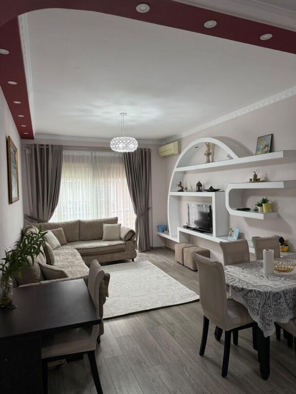 Apartament 1+1, Don Bosko!
