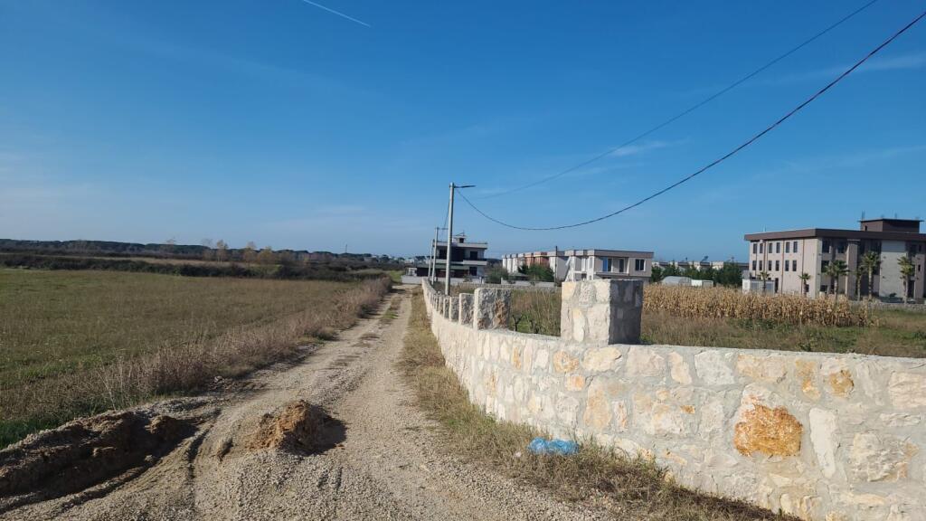 Shitet toke me dokumenta  15600 m2 Gjiri Lalzit