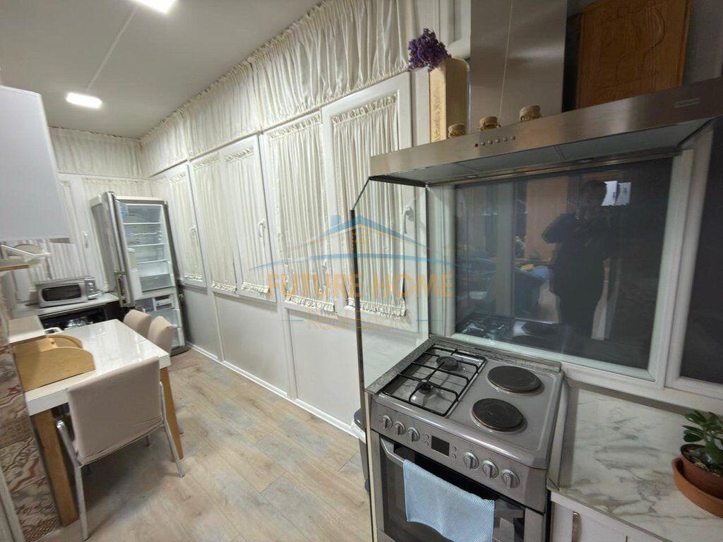 Rent, Apartment 3+1+2+Parking Space, Dry Lake, Tirana.