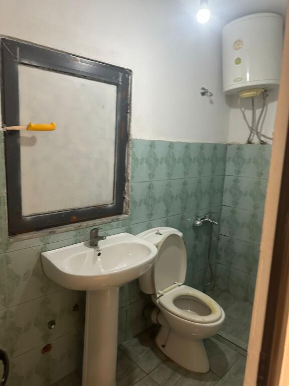 1+1 for Rent at American Hospital 3