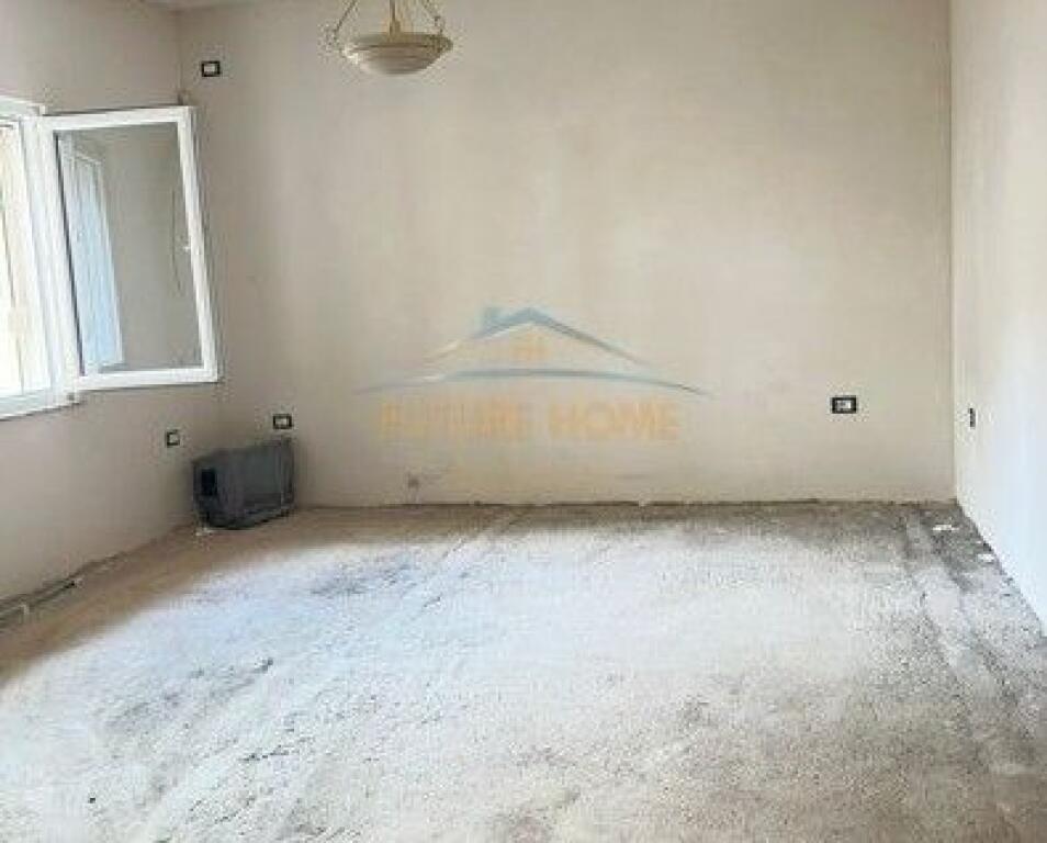 Qira, Godine 3 Kateshe+POSTE PARKIMI,Rruga e Kavajes