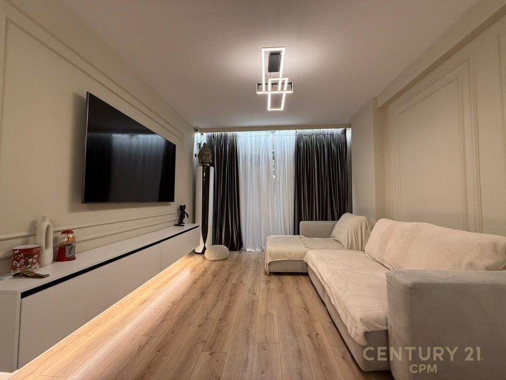 Apartment 2+1+2 for sale near Kika 2, Commune of Paris