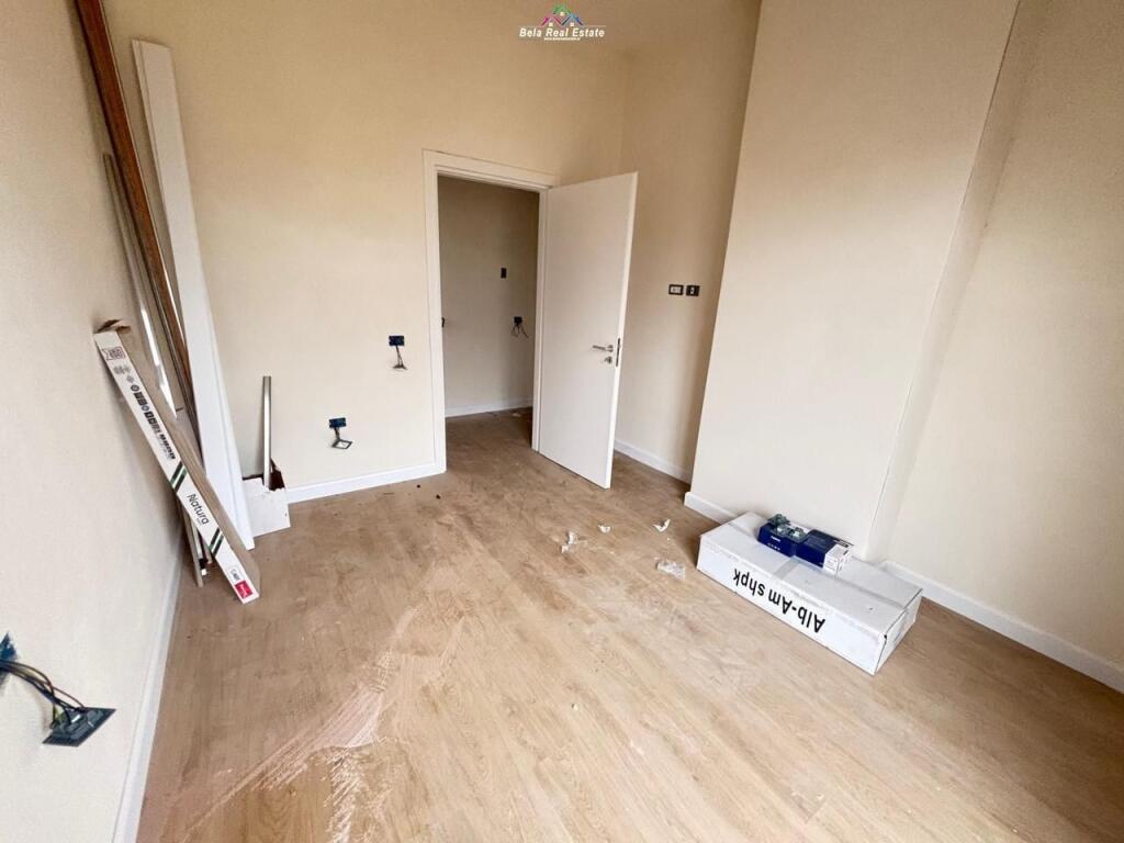 Ufficio in Affitto 2+1+2 Vicino a Vasil Shanto (ID BZ2782) Tirana