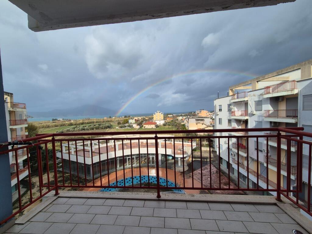 💥 SHITET OKAZION : Apartament 1+1&amp; Bllk. 📍Orikum - Rr. E Dukatit (60,000€) S. 59.55 | Kati 5 | Ultra Pamje nga Deti 🌊