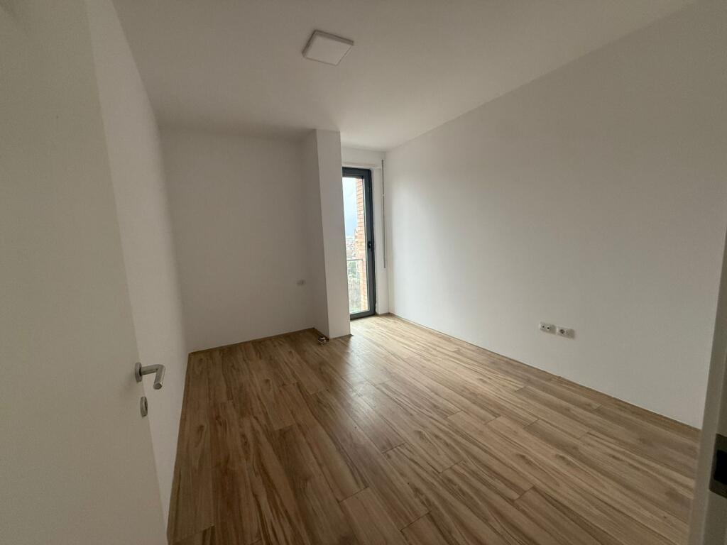 *Apartament3+1 - Për Qira - Fiori Di Bosco*