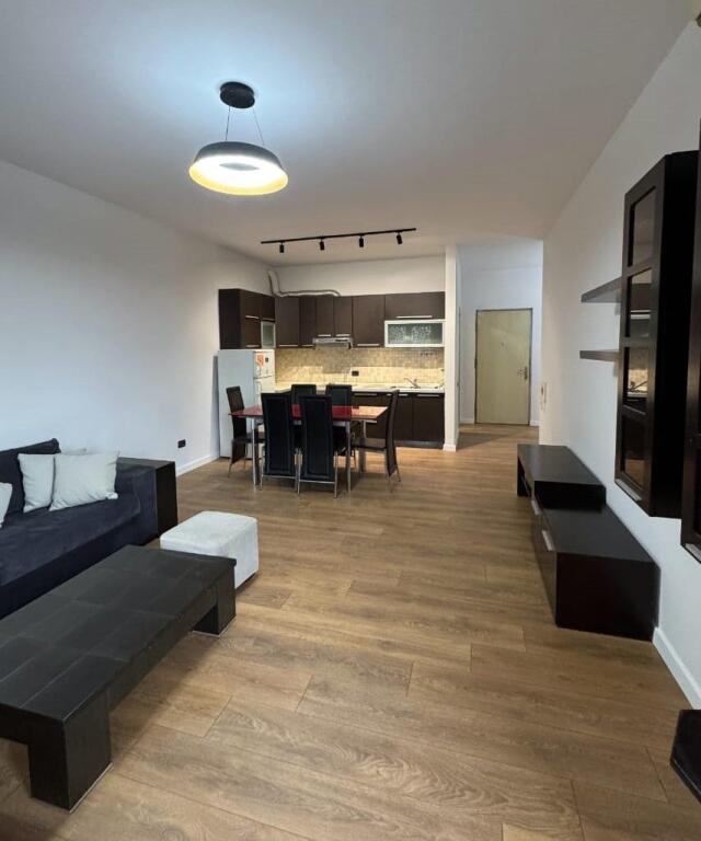 Shitet, Apartament 2+1+2, Oxhaku , Tiranë