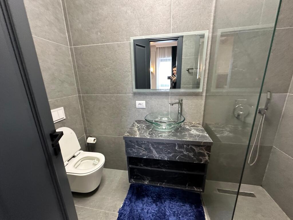 Lux Rent 3+1,140m2,Kavajes Street,Garden Building.