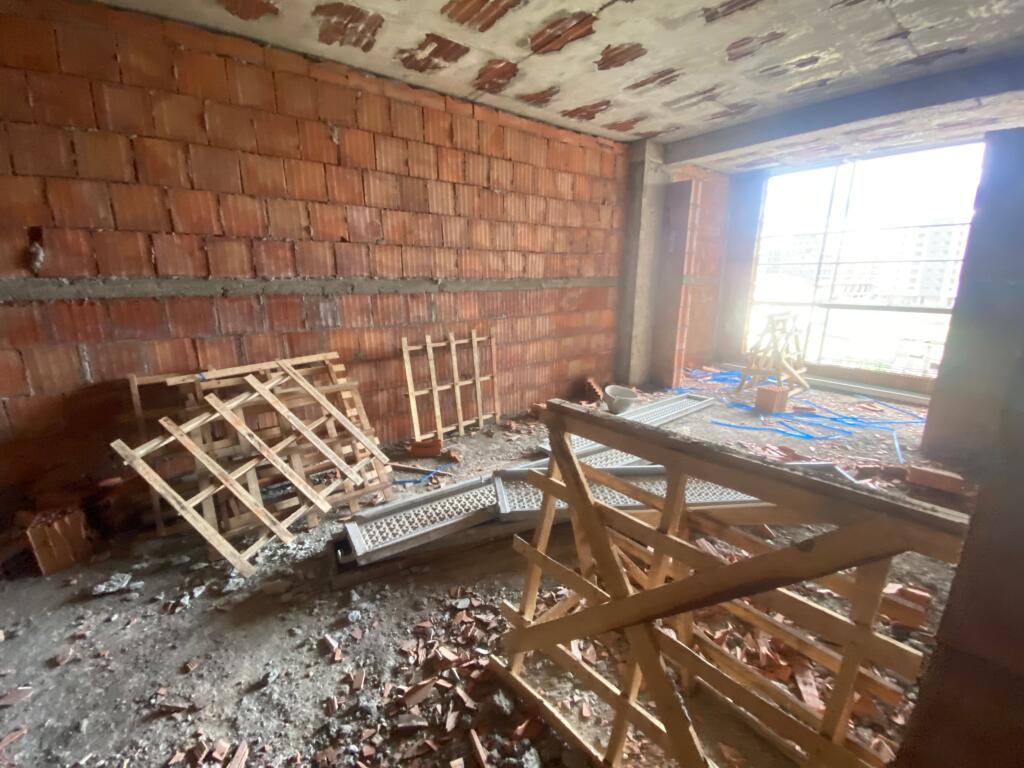 2+1, finished Paskuqan at Belfiore, 120,000 euros