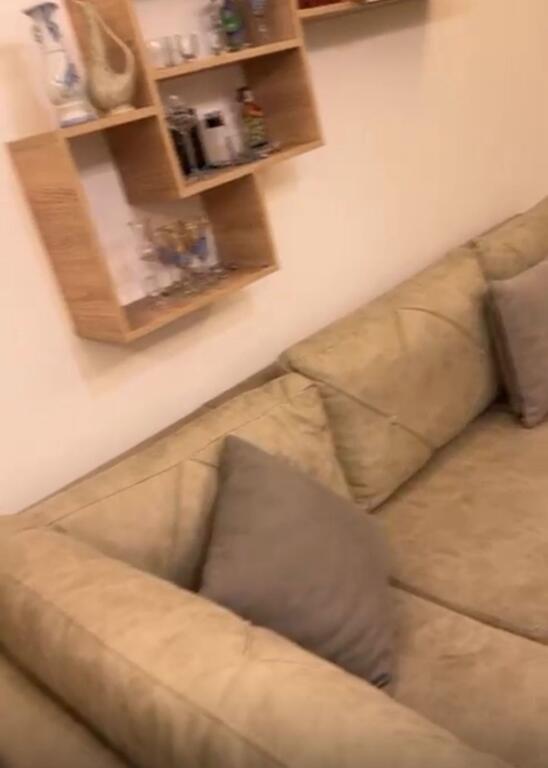 APARTAMENT ME QERA 2+1 STACIONI TRENIT 60.000 LEKE