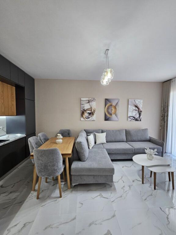 APARTAMENT ME QERA 1+1 XHAMLLIK 600 EURO