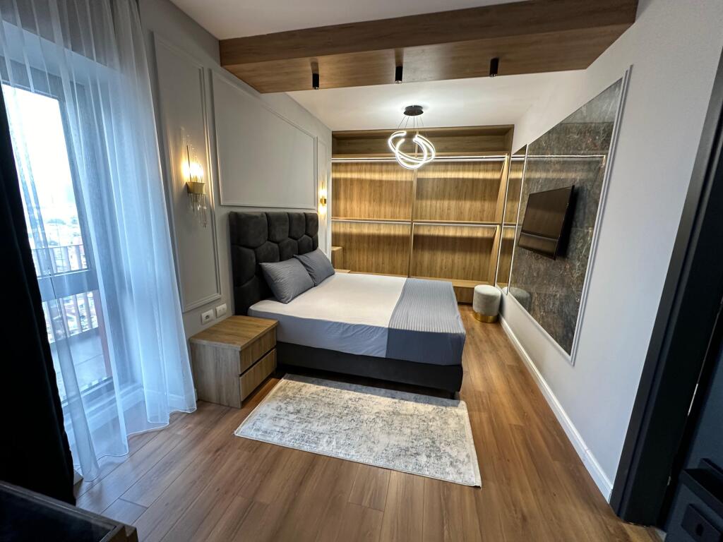 Lux Rent 3+1,140m2,Kavajes Street,Garden Building.