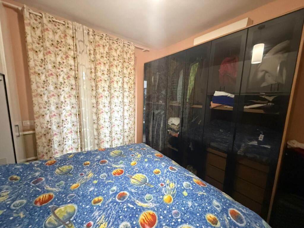 Shitet Apartament 2+1+2 prane Bar Artisti , Astir !!