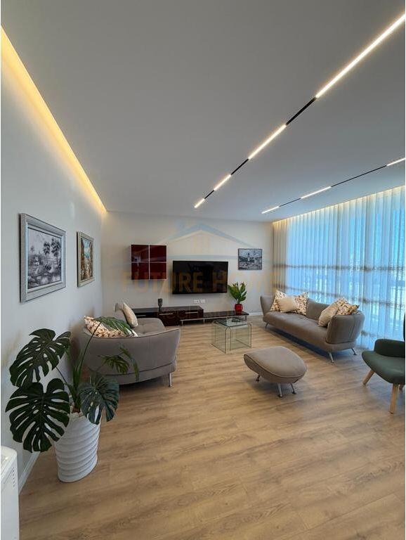 Rent, Apartment 2+1+2, Galeria, Barrikadave Street, Tirana.