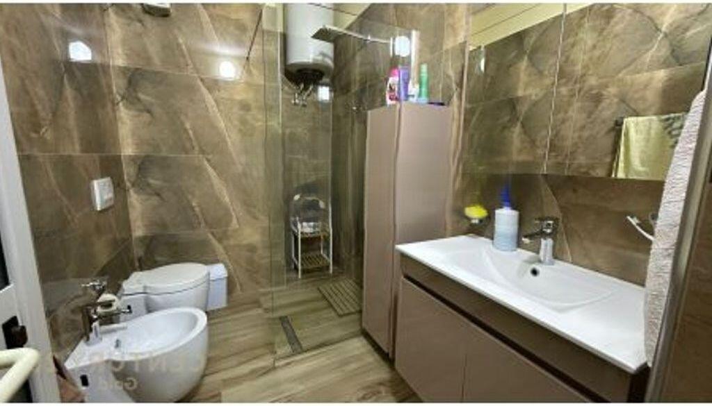 APARTAMENT I BOLLSHEM 2+1+2 + 2 BALLKONE TEK ISH STACIONI I FUNDIT I TIRANES SE RE ! 270,000 €