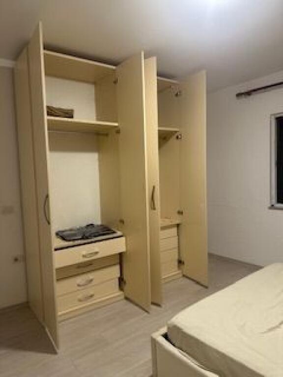 Apartament 1+1 te spitali Amerikan 3 ne yzberisht me 380€