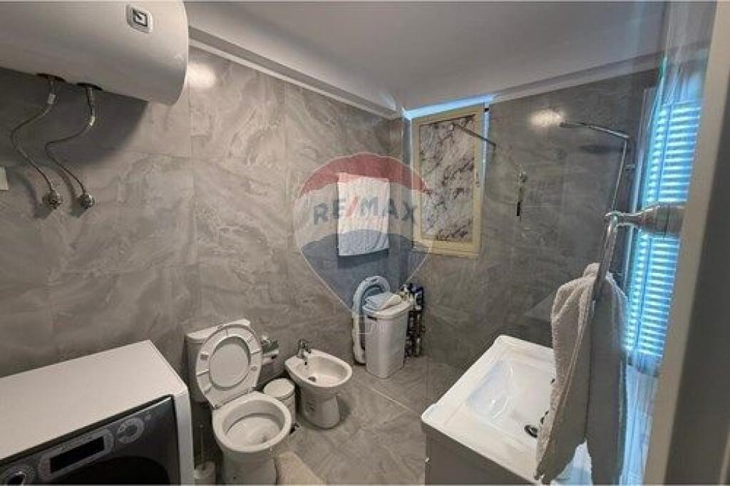 Apartament per shitje ne rrugen Bamir Topi