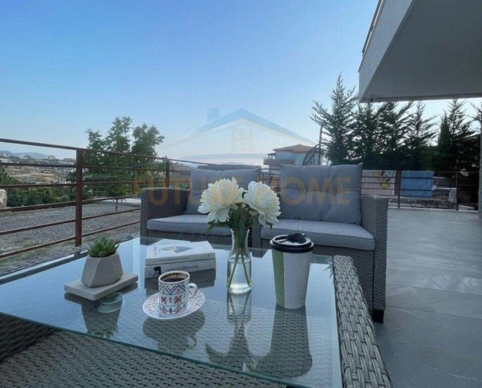 Qera, Vilë 2-Katëshe me pishinë, Farkë, Tiranë.