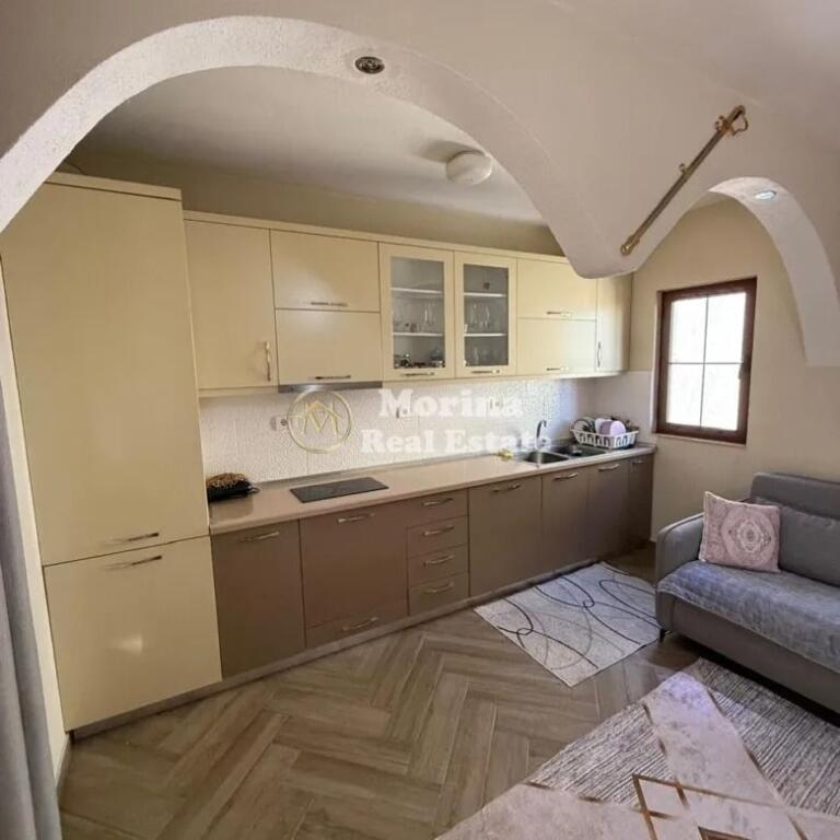 Qera | Vilë 2 +1+2 | Rruga 5 Maji | 900 €/muaj