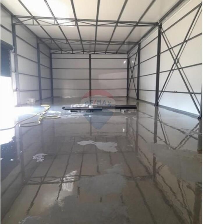 Warehouse for sale in the Tufina area.