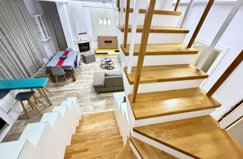 Duplex 3+1+2 me Verandë + Parkim – Rrethrrotullimi Selitë🏙