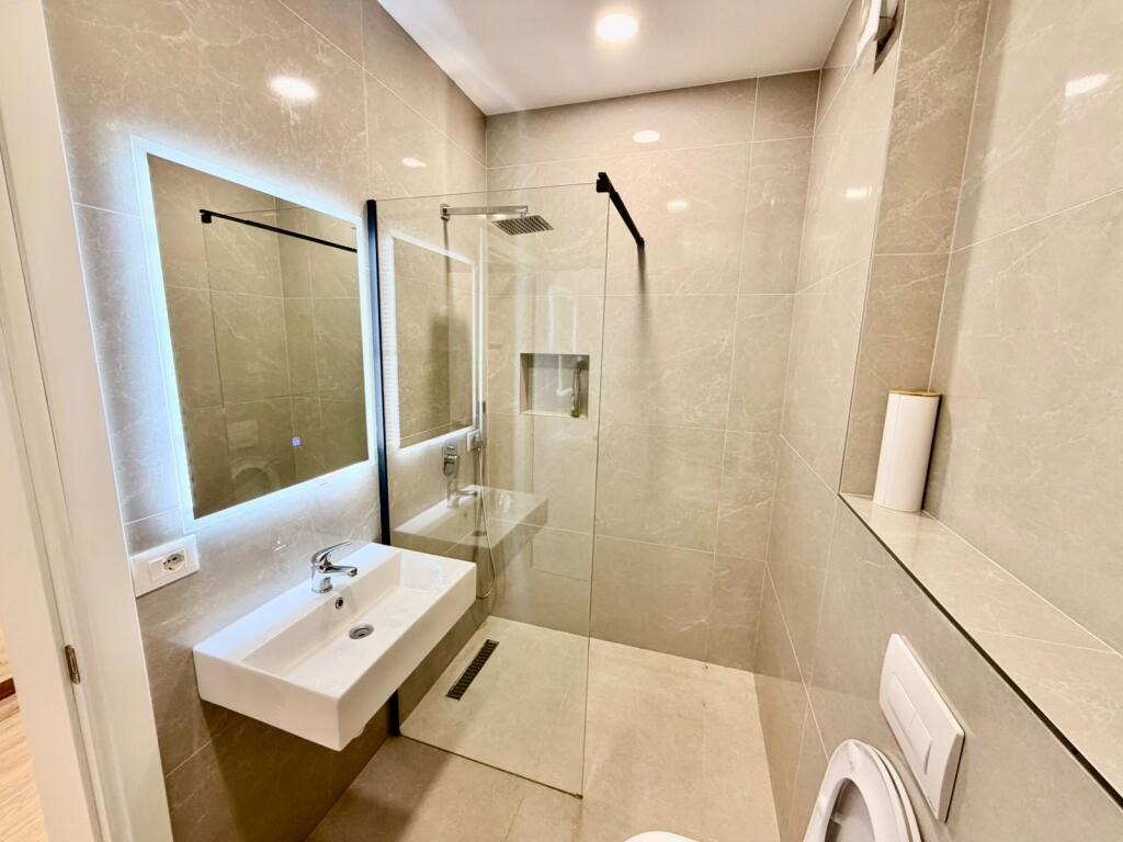 Apartment 1+1 for rent near the Beach – “Bajram Curri” School