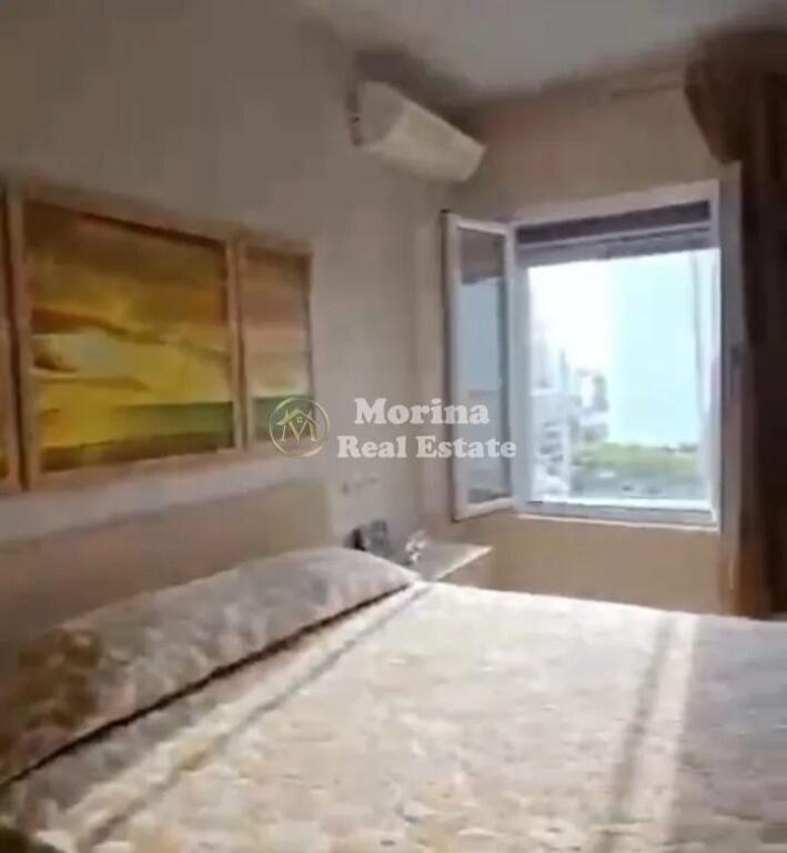 Sale | Apartment and parking, 2 + 1 | Rruga e Dibrës | 211150 €