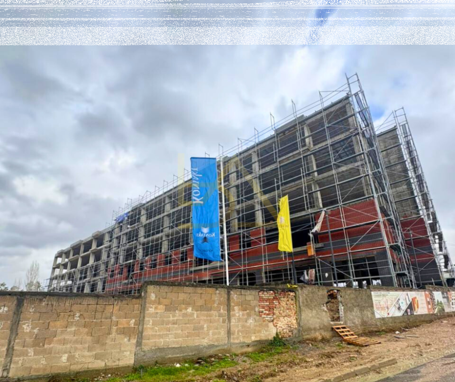 Lake Side Residence, Tiranë