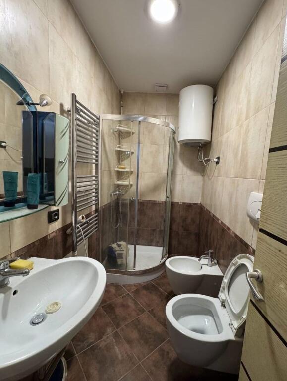 Shitet, Apartament 2+1+2, Oxhaku , Tiranë