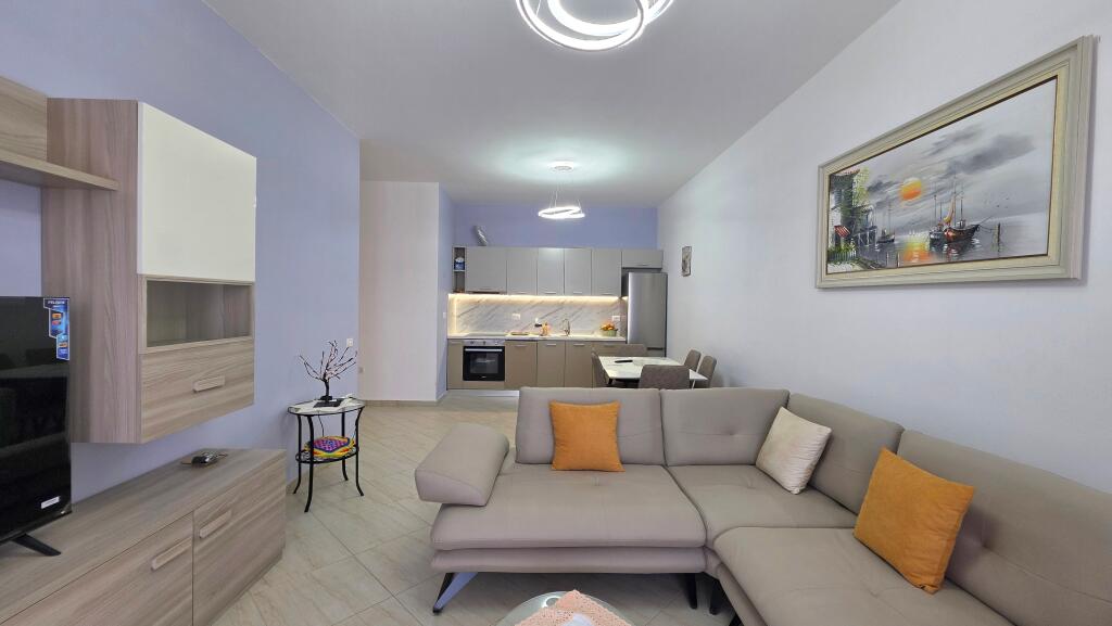 Apartment 2+1 for rent in Lungomare