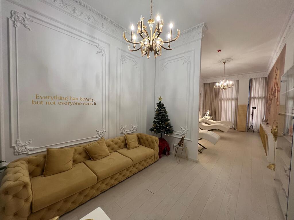 Business Garden Building for sale