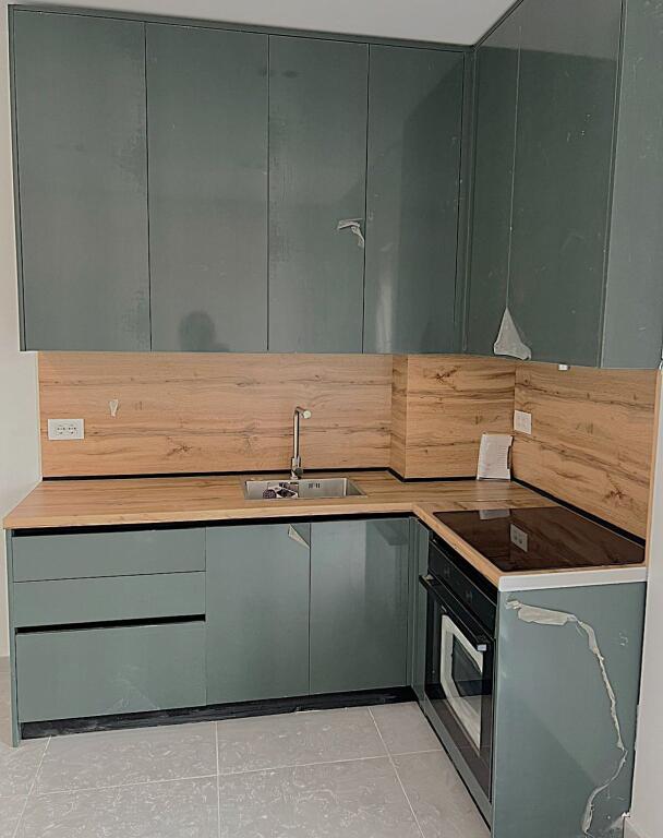 Jepet garsoniere me qira në zonën 5 Maj (concordi) – E sapo mobiluar!