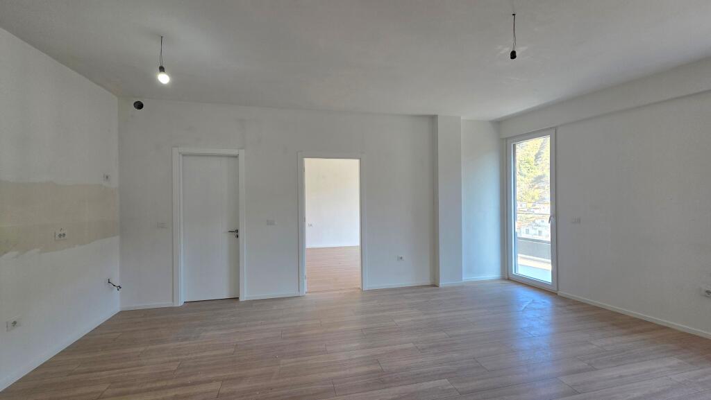 Apartament 1+1 në shitje në Lungomare, Vlorë