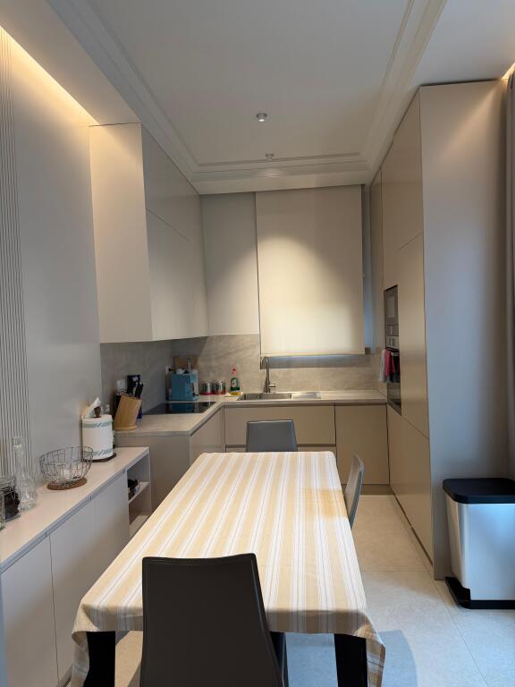 Apartment 3+1+2 with parking space for sale Pallati Orion, Rruga e Kosovarëve