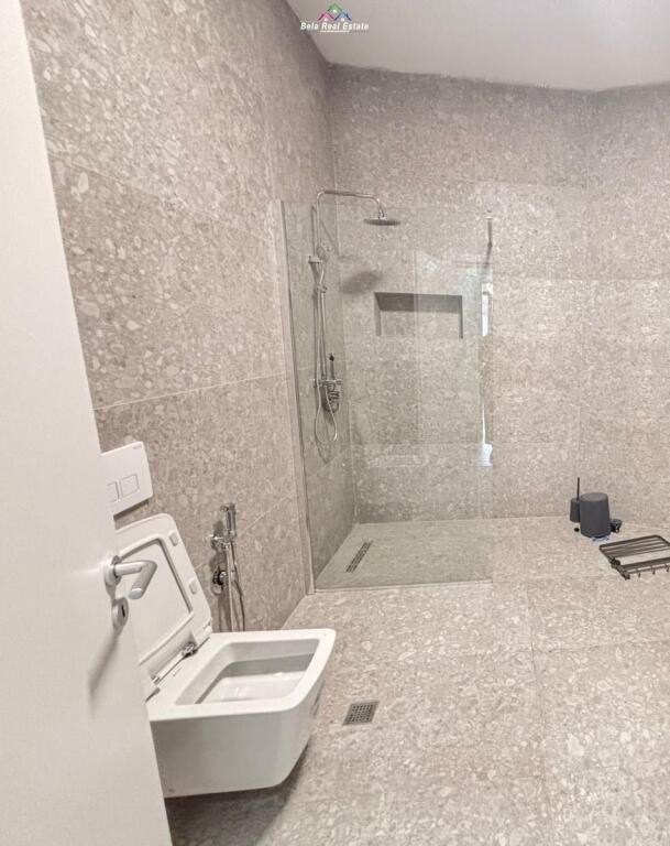 Ufficio in Affitto 2+1+2 Vicino a Vasil Shanto (ID BZ2782) Tirana